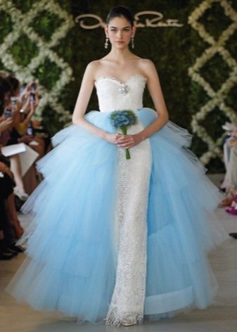 Váy cưới với váy xanh