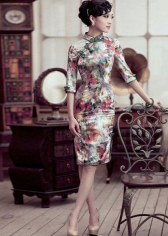 Váy qipao đầy màu sắc của Trung Quốc