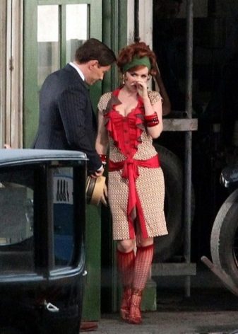 Mặc trang phục nữ anh hùng Myrtle từ bộ phim Great Gatsby