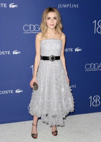 Kiernan Shipka ở Alexander McQueen