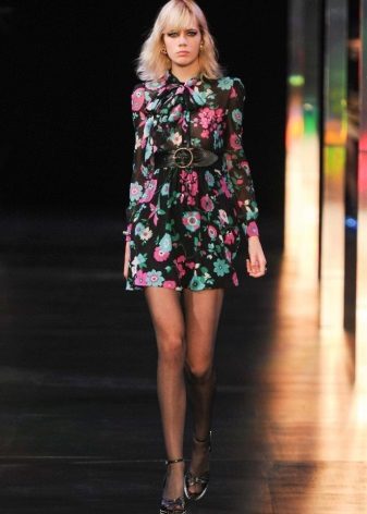 เสื้อเชิ้ตจาก Yves Saint Laurent