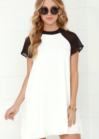 เดรสสั้นแขน Raglan สั้น