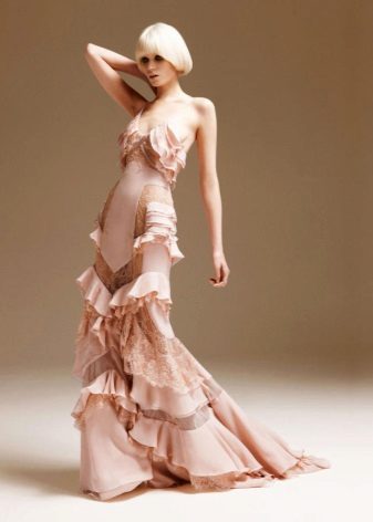 ชุดย์กับ ruffles เย็บแบบอสมมาตร