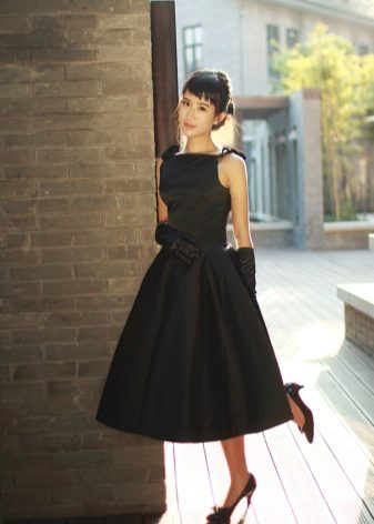 Váy kiểu A-line Audrey Hepburn