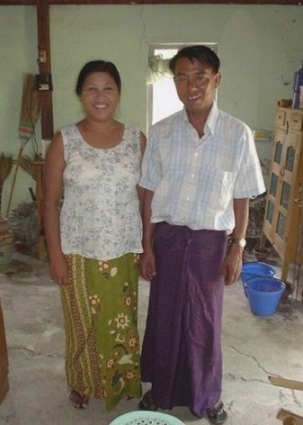 ผ้าซิ่นสำหรับผู้ชายและผู้หญิงชาวเอเชีย