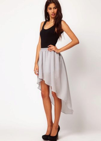 Asymmetrical skirt na may tren