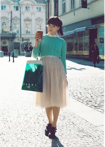 Asymmetrical skirt at accessories