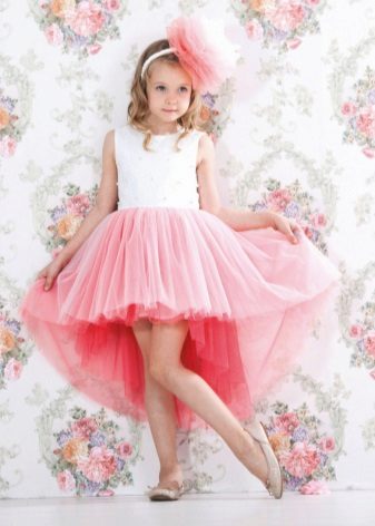 ด้านหน้าเดรสสั้นหลังยาวสำหรับสาว ๆ จาก tulle