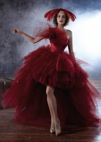 váy cưới taffeta đỏ