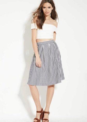 Skirt kalahati guhitan