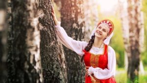 What is unusual Russian sundress?