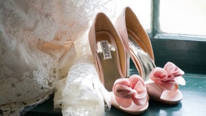 รองเท้า Badgley Mischka