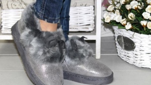 Uggs na may mga tainga