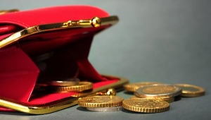 Red wallets