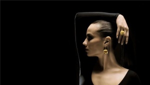 Gold earrings
