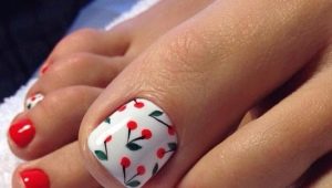 Pedicure na may palamuti: maliwanag na mga ideya para sa dekorasyon