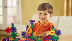 Mga ideya ng regalo para sa isang 4-5 taong gulang na batang lalaki para sa Bagong Taon