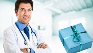 Mga regalo para sa mga doktor: kung ano ang pipiliin at kung paano ipakita?