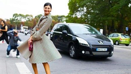Mặc váy với váy chống nắng nên có trong tủ quần áo của mọi tín đồ thời trang