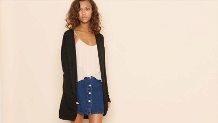 Mga front skirt ng button
