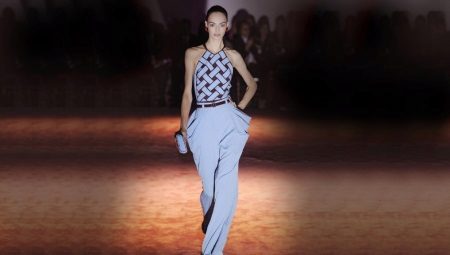 Pantalon na nakasakay sa mga pigi