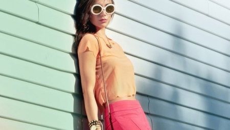 Ano ang maaari kong magsuot ng coral pants?