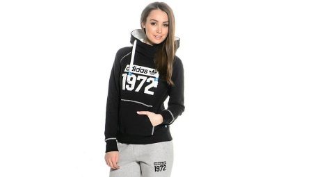 Mga sweatpants Adidas