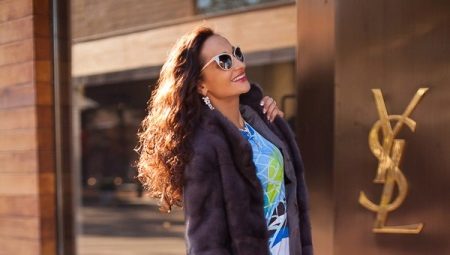 Mink coat ng kulay ng grapayt