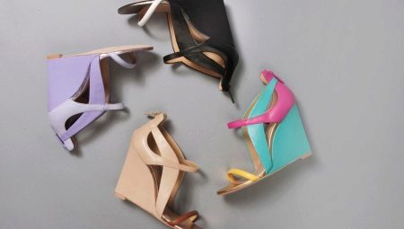 Wedge Sandals: สิ่งที่สวมใส่
