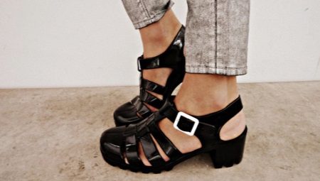 Goma Sandals