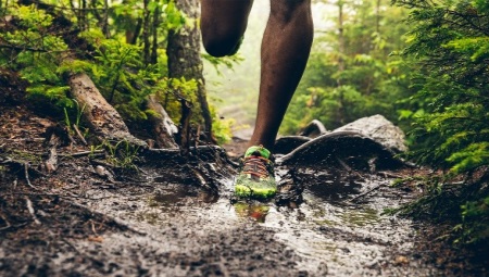 Pagpapatakbo ng sapatos para sa cross-country running