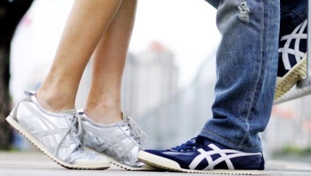 รองเท้าผ้าใบ Onitsuka Tiger