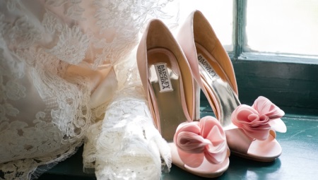 รองเท้า Badgley Mischka