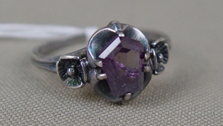 Nhẫn Alexandrite