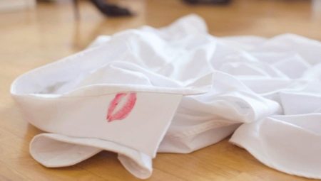 Cách giặt son trên quần áo ở nhà?