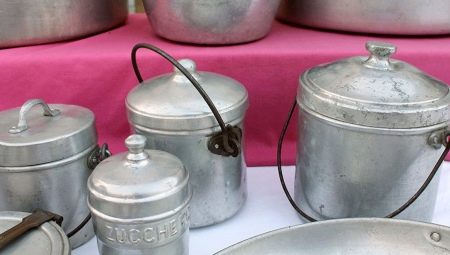 Làm thế nào để làm sạch bát đĩa nhôm tại nhà?
