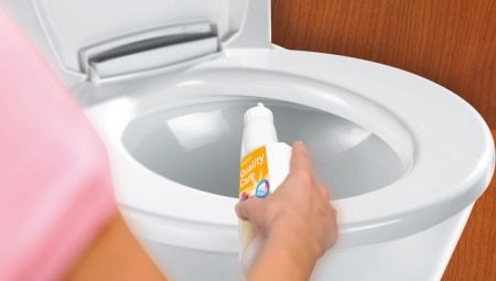 Paano linisin ang banyo mula sa dayap?
