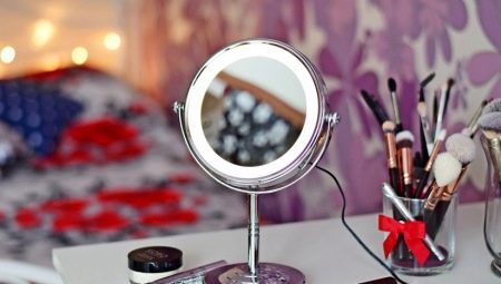 Bảng gương với ánh sáng: tính năng của sự lựa chọn