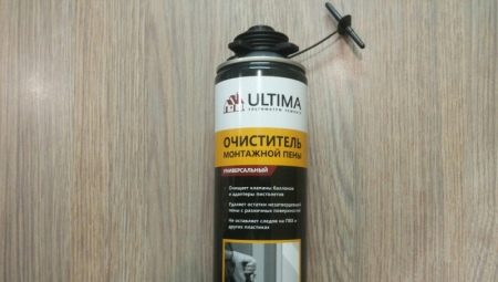 Chúng tôi làm sạch bề mặt của bọt polyurethane