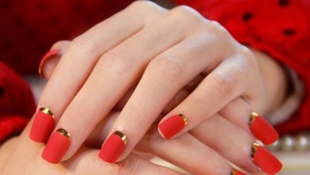 Mga kagiliw-giliw na ideya red matte manicure