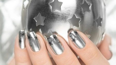 Silver manicure: mga tampok ng dekorasyon at mga trend ng fashion