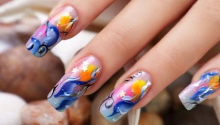 Mga naka-istilong ideya na manikyur sa mga dolphin