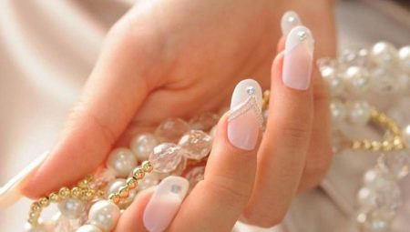 ทำเล็บ Pearl: ตัวเลือกการออกแบบและความคิดแฟชั่น