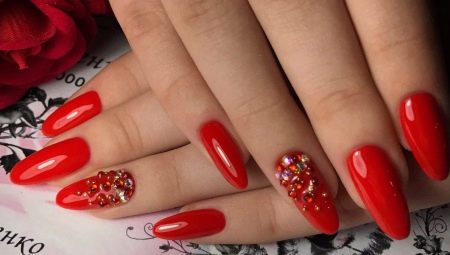 Gel Ba Lan cho móng tay dài: màu sắc, trang trí và thiết kế mới