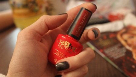 คุณสมบัติและชุดยาทาเล็บ Charme gel