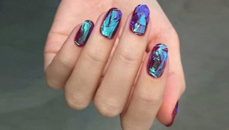 Các tính năng và cách để tạo ra thiết kế móng tay vỡ gel đánh bóng thủy tinh