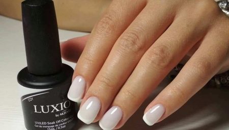 Các biến thể của việc làm móng với gel đánh bóng sữa