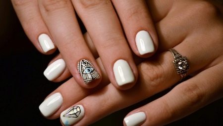 White manicure design para sa short na mga kuko