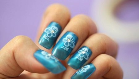 Làm thế nào để dán và loại bỏ móng giả?