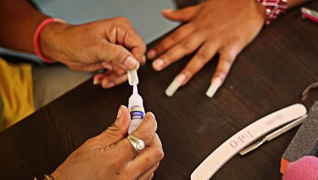Keo dán móng: loại, lựa chọn và quy tắc sử dụng
